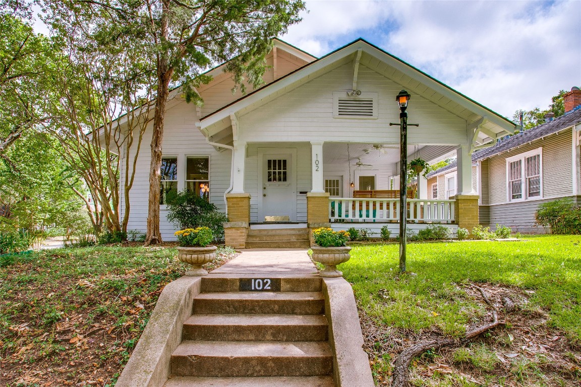 102 S Willomet Avenue Dallas TX 75208