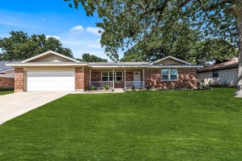108 Stonegate Court Bedford TX 76022