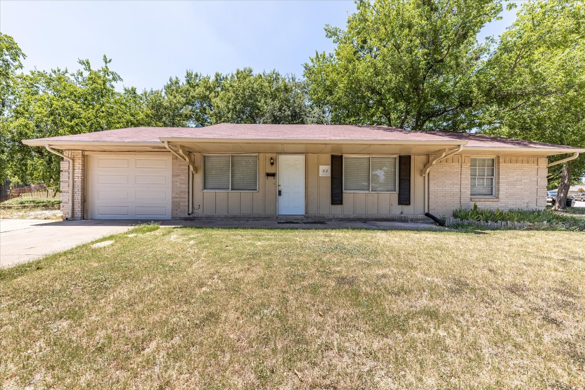 312 S Cherry Lane Granbury TX 76048