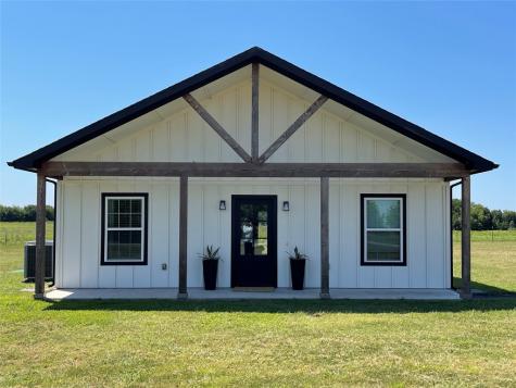 1014 County Road 1235 Savoy TX 75479