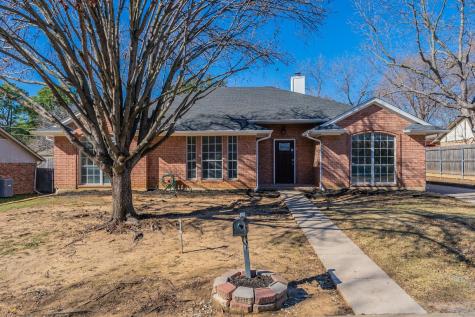 3828 Helmsford Drive Arlington TX 76016