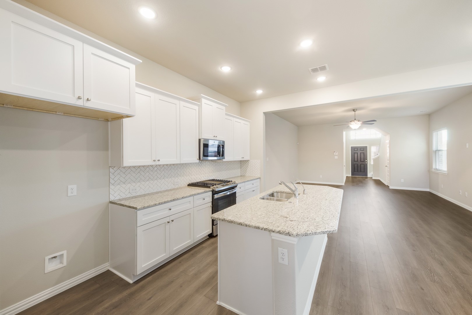 3937 Lakefield Drive Heartland TX 75114
