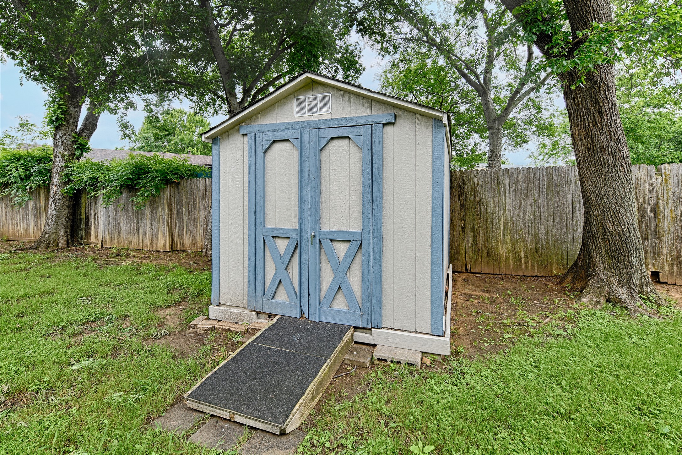 531 Himes Drive Euless TX 76039