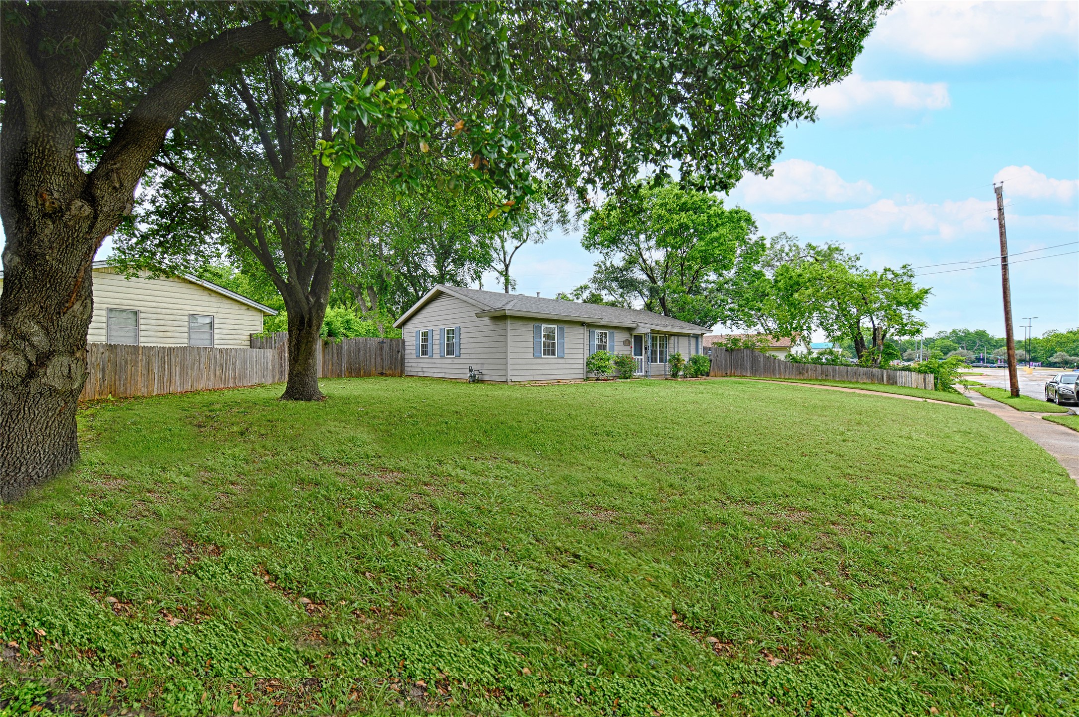 531 Himes Drive Euless TX 76039