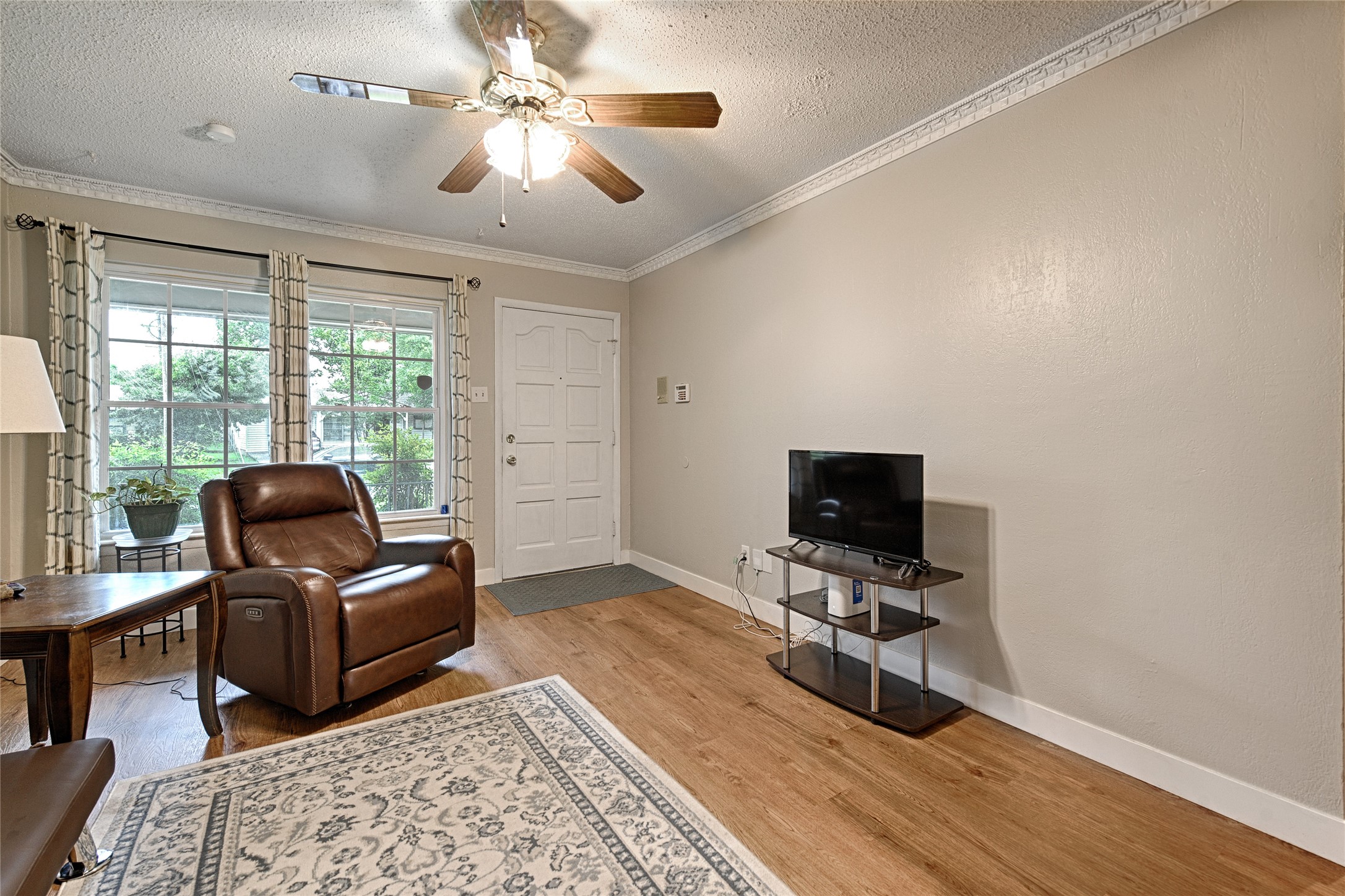 531 Himes Drive Euless TX 76039