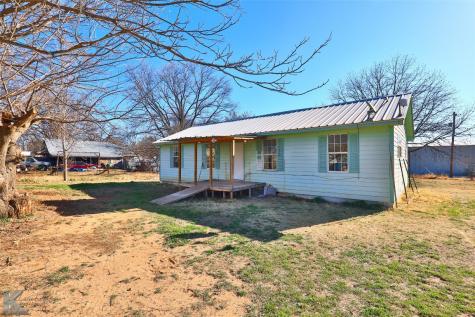 804 N Cryer Street Winters TX 79567