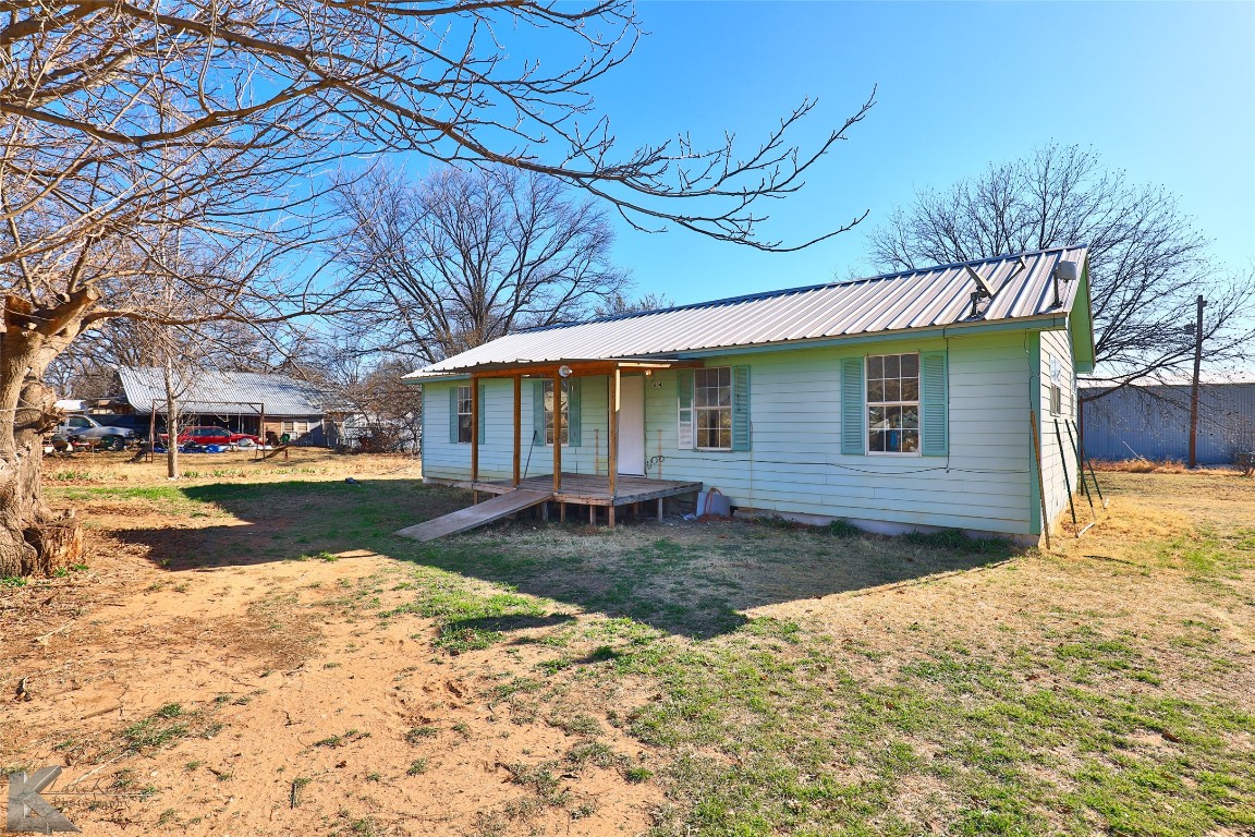 804 N Cryer Street Winters TX 79567