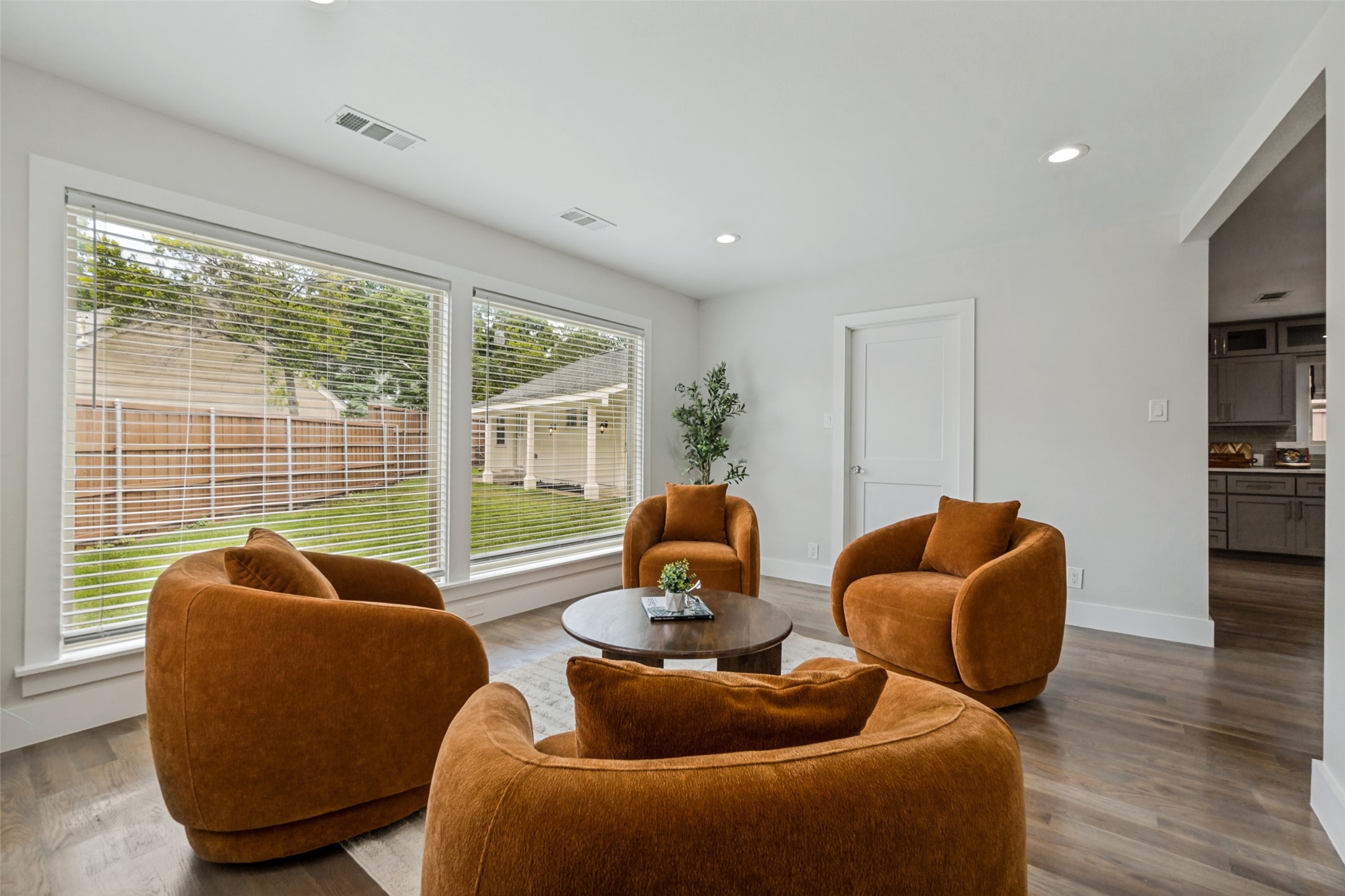 2006 Marydale Drive Dallas TX 75208