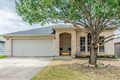 1937 Fox Meadow Trail Grand Prairie TX 75052