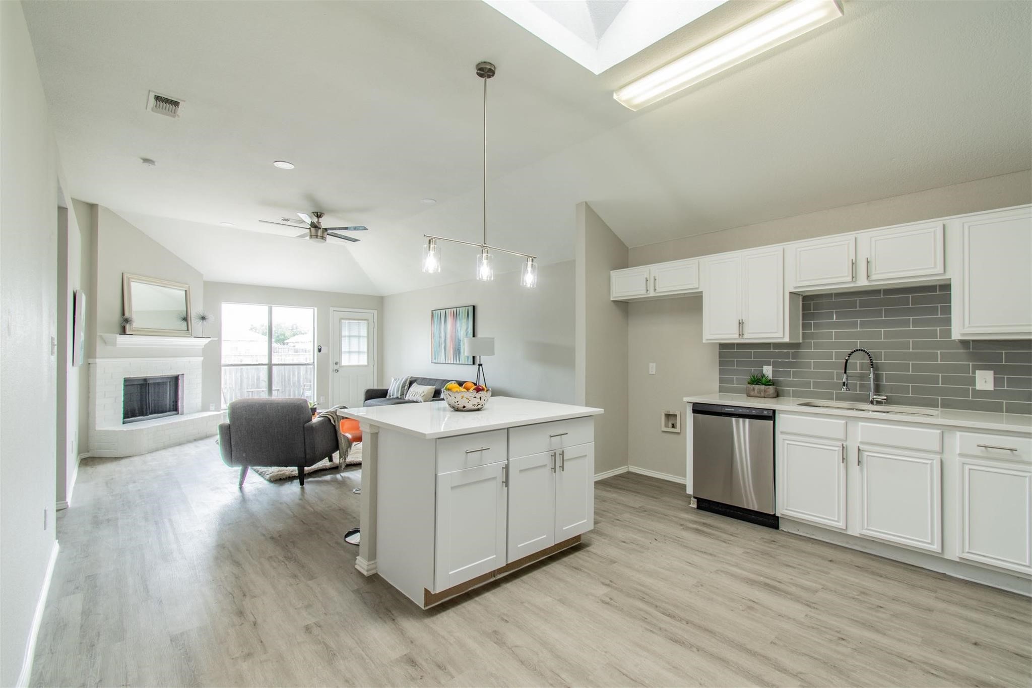 1937 Fox Meadow Trail Grand Prairie TX 75052