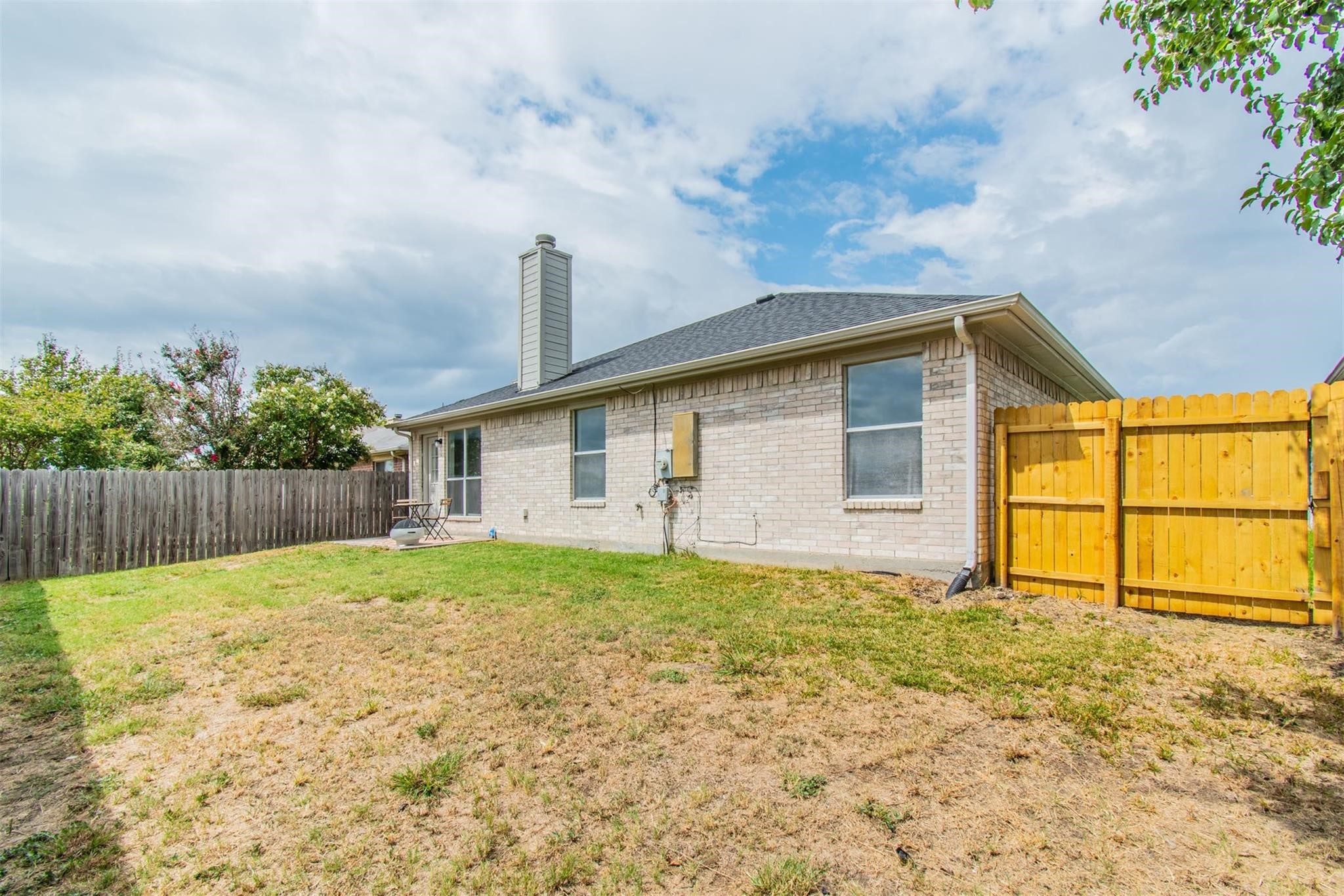 1937 Fox Meadow Trail Grand Prairie TX 75052