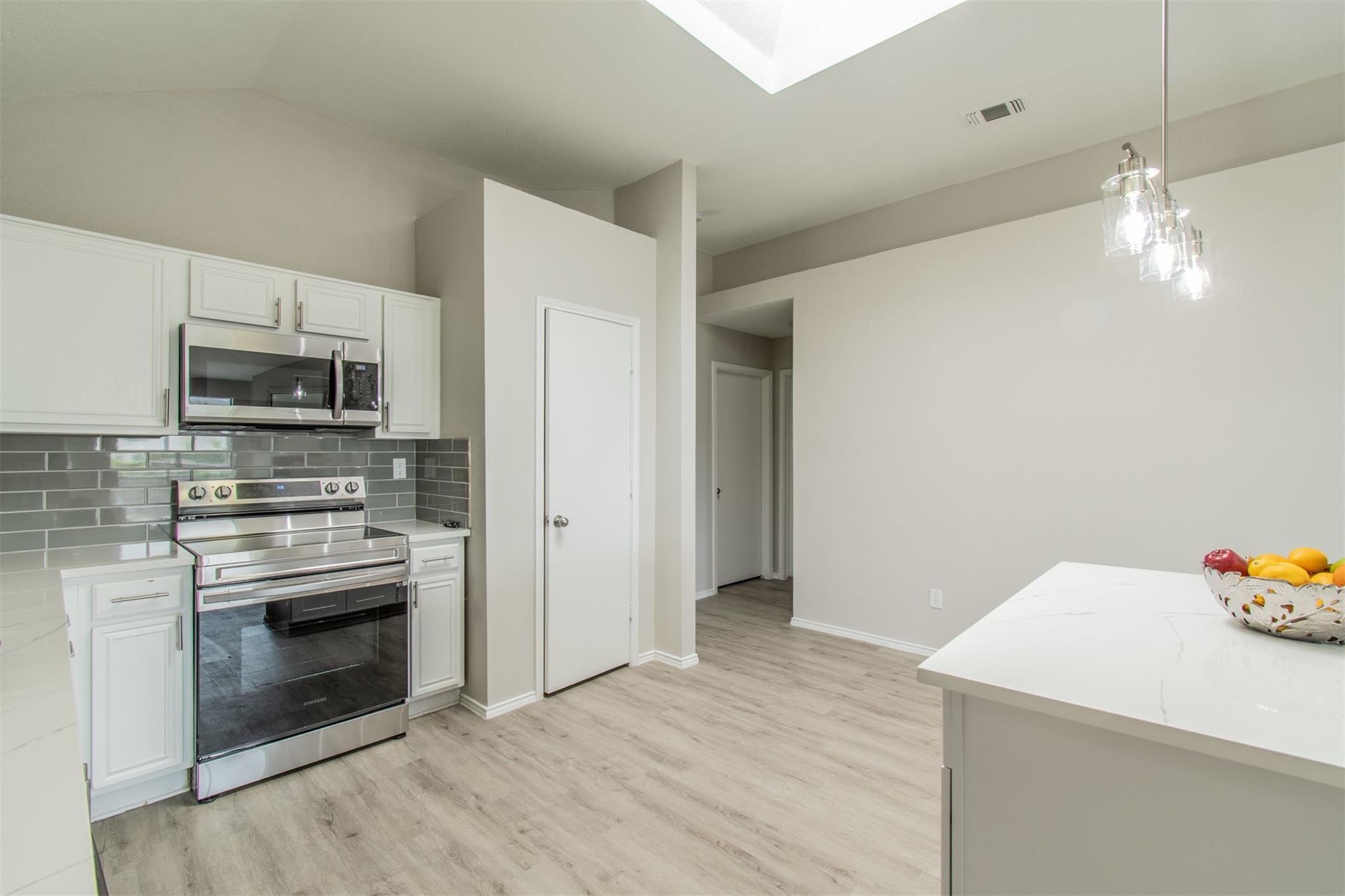 1937 Fox Meadow Trail Grand Prairie TX 75052