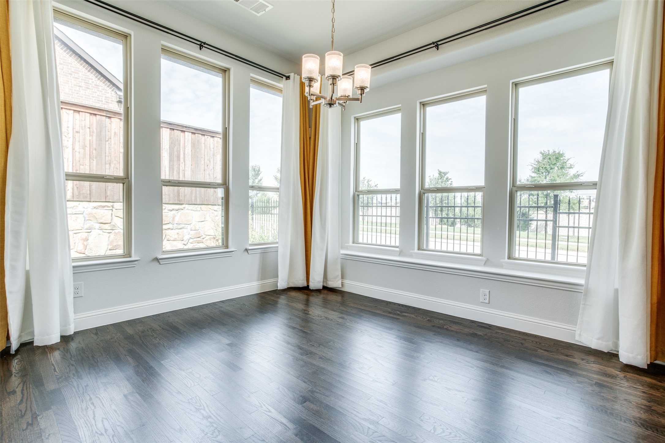 7915 Pimlico Drive Irving TX 75063