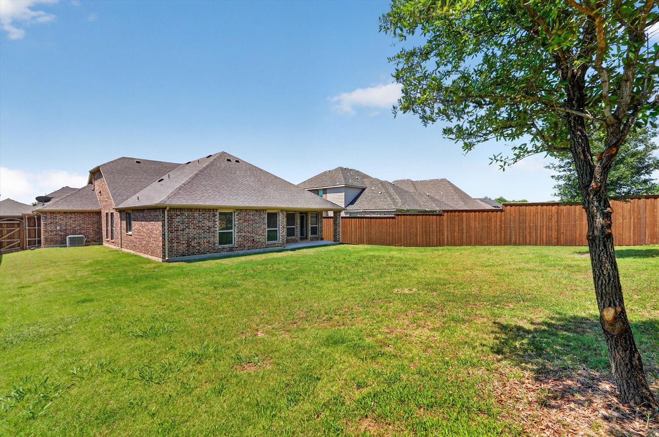 557 Lake Bluff Avenue Oak Point TX 75068