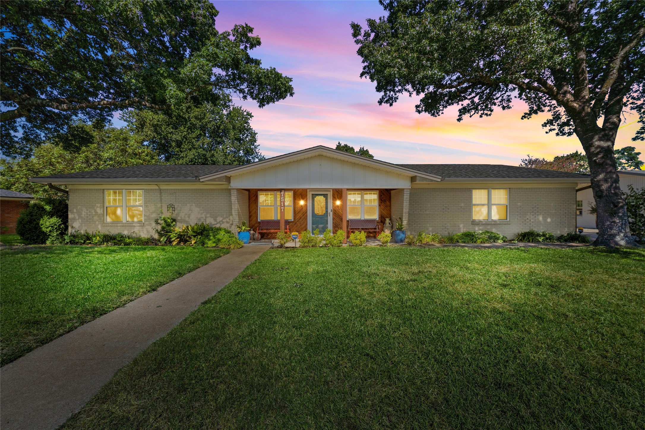 7517 Brentwood Circle Woodway TX 76712