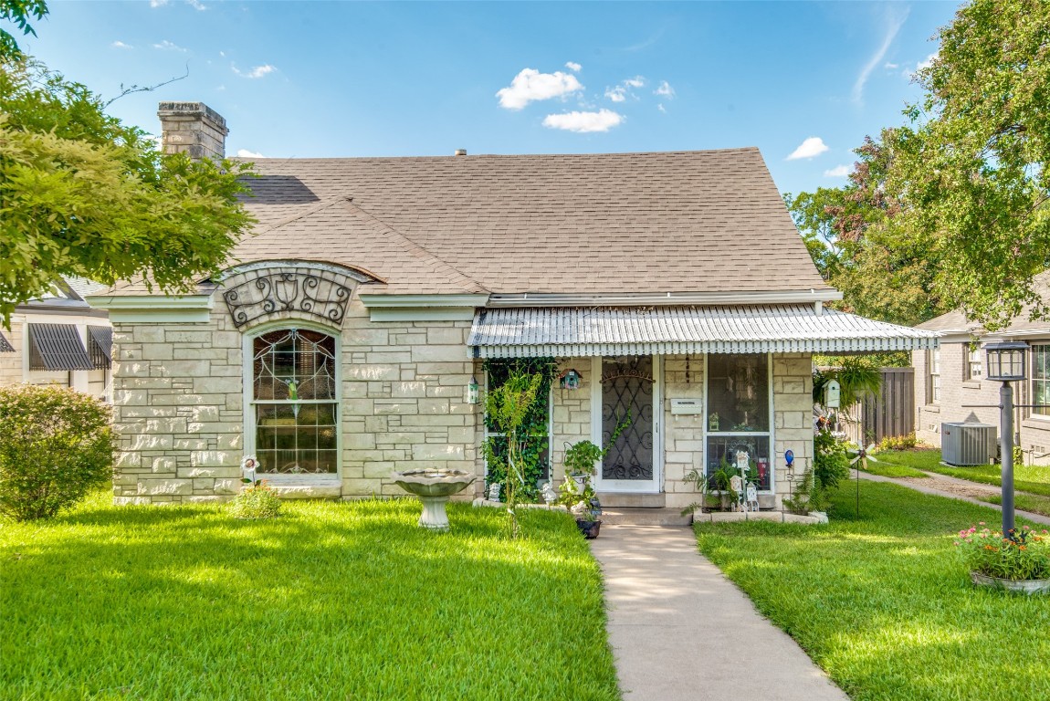 2627 Marvin Avenue Dallas TX 75211