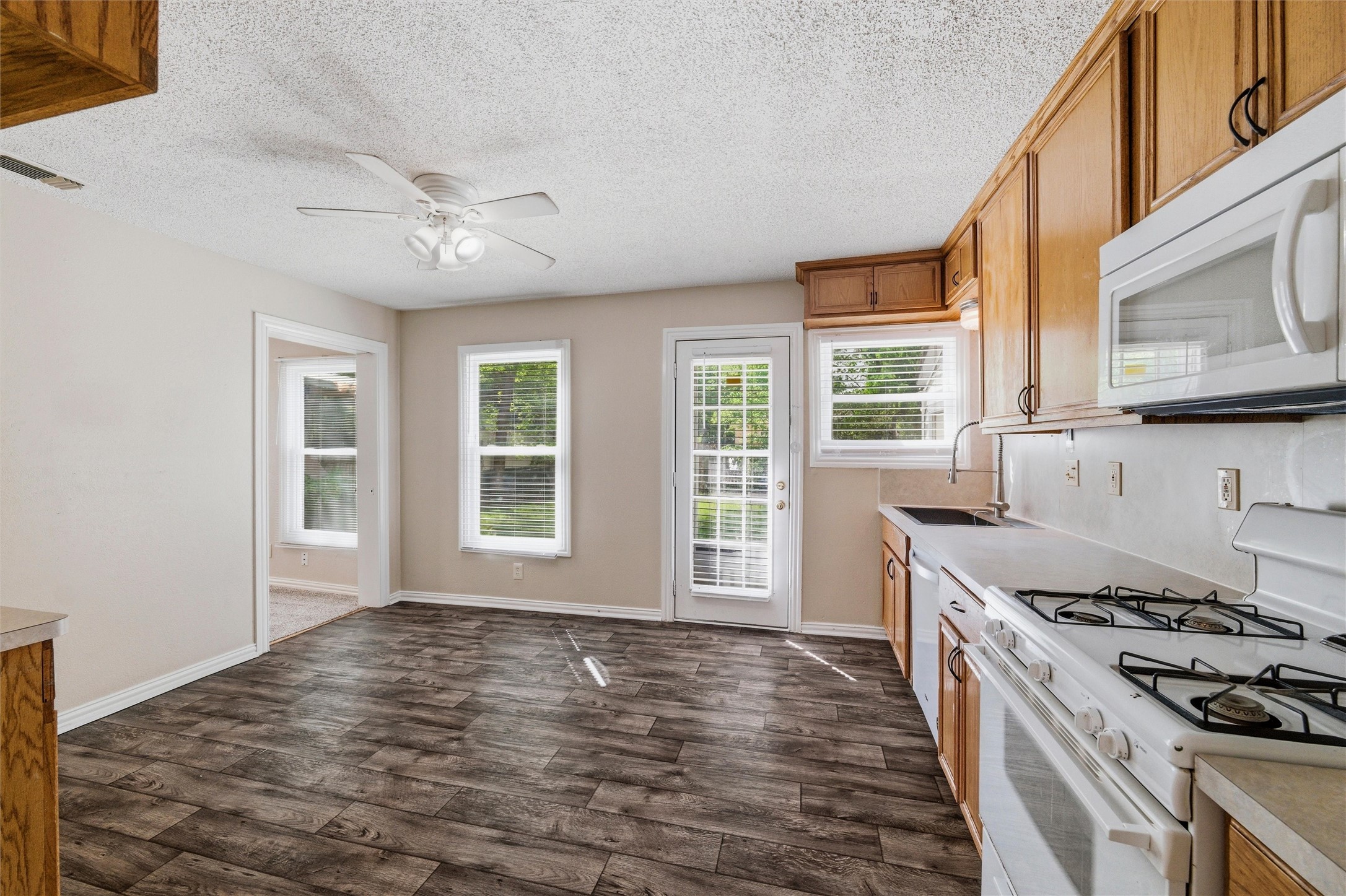 317 12th Street Grand Prairie TX 75051