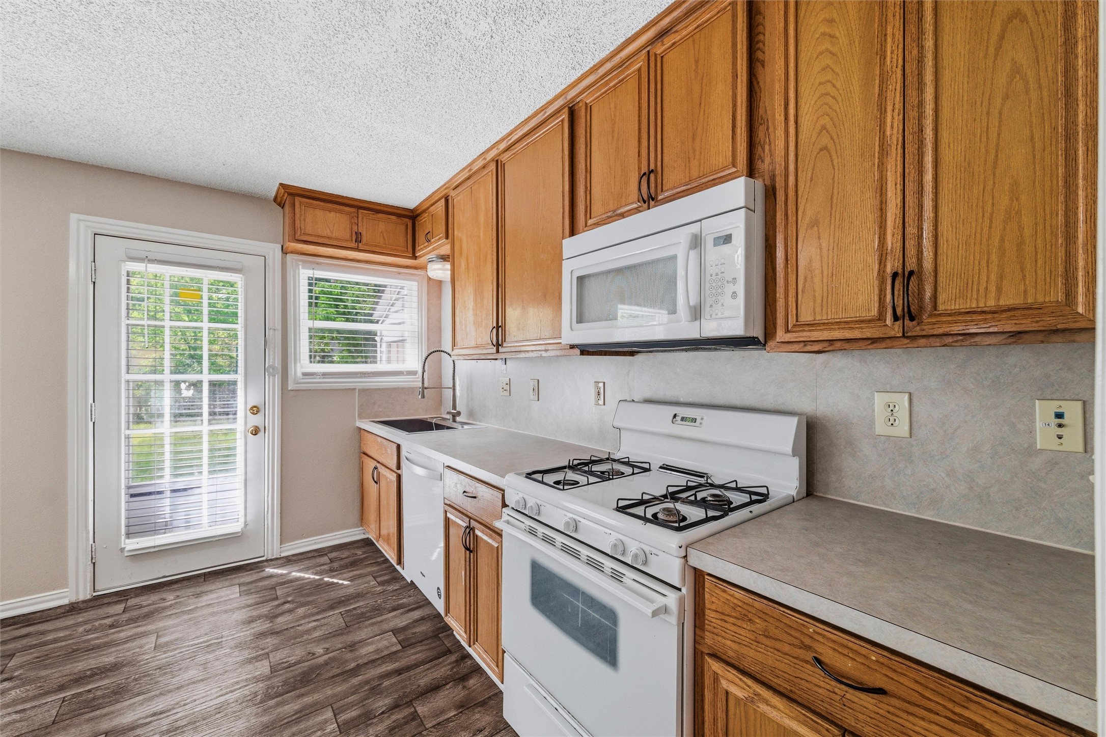 317 12th Street Grand Prairie TX 75051