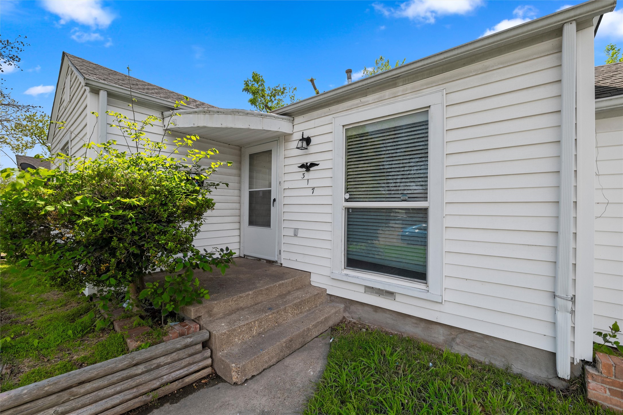 317 12th Street Grand Prairie TX 75051