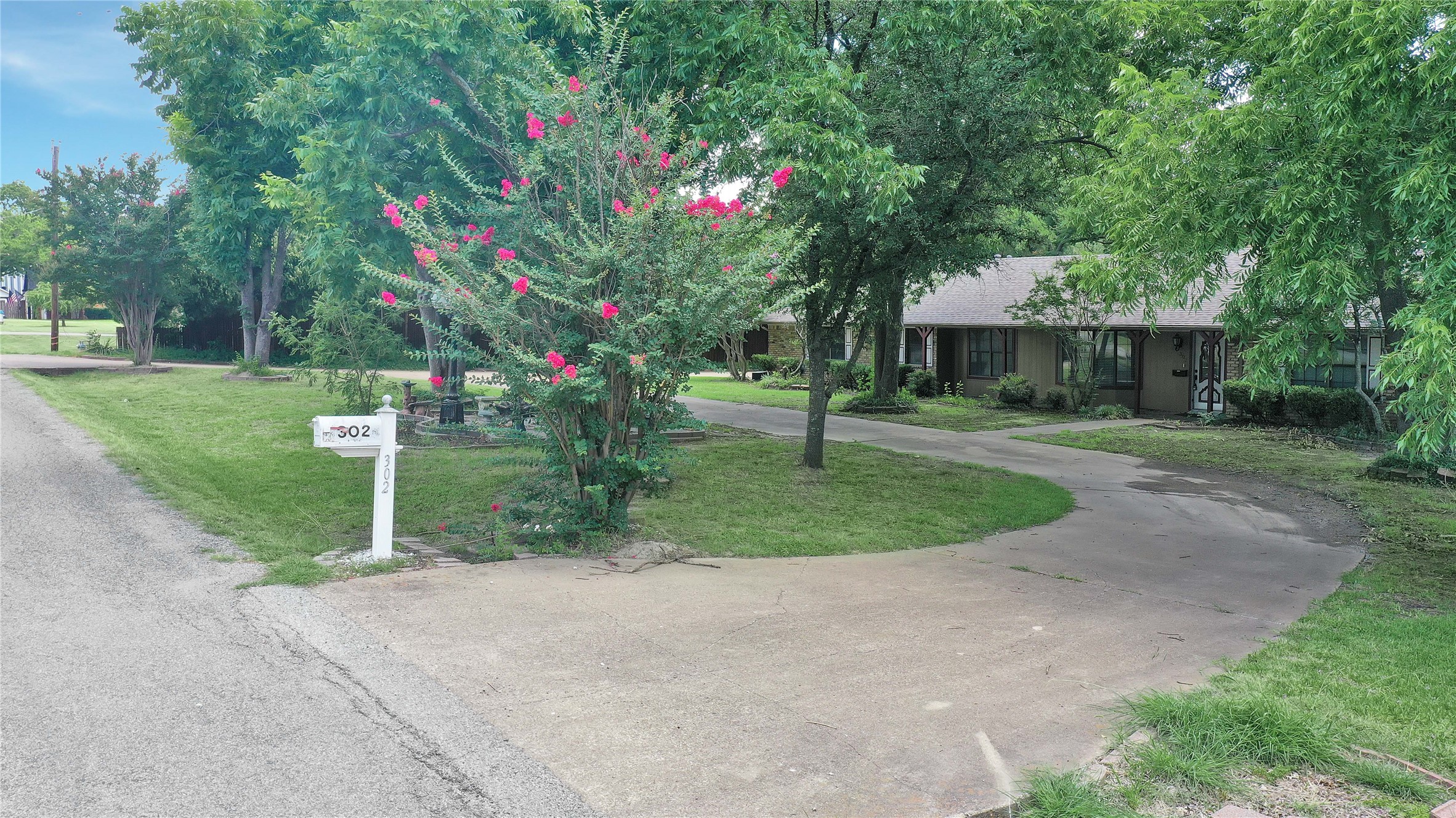 302 Wilcoxson Street Farmersville TX 75442
