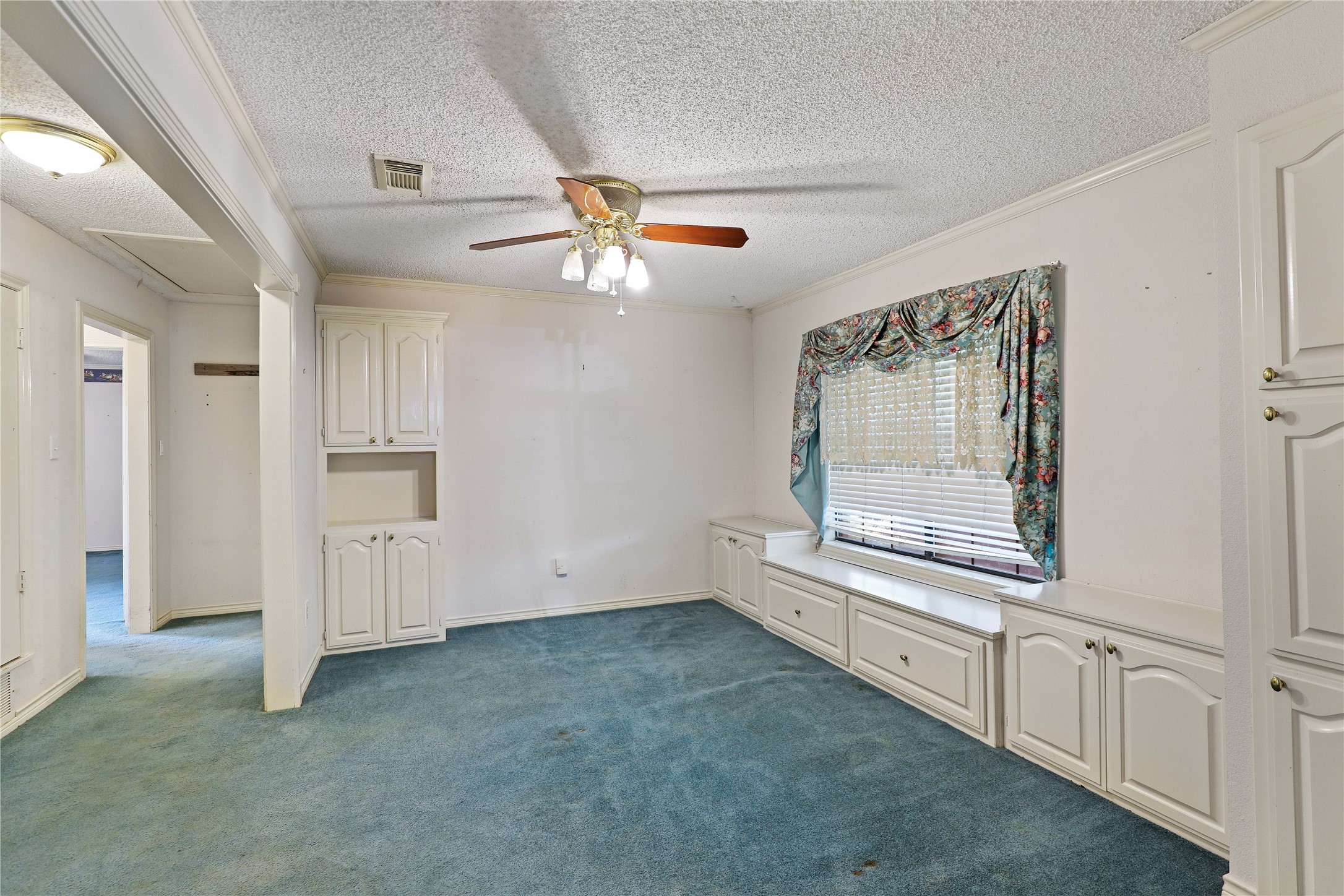 302 Wilcoxson Street Farmersville TX 75442