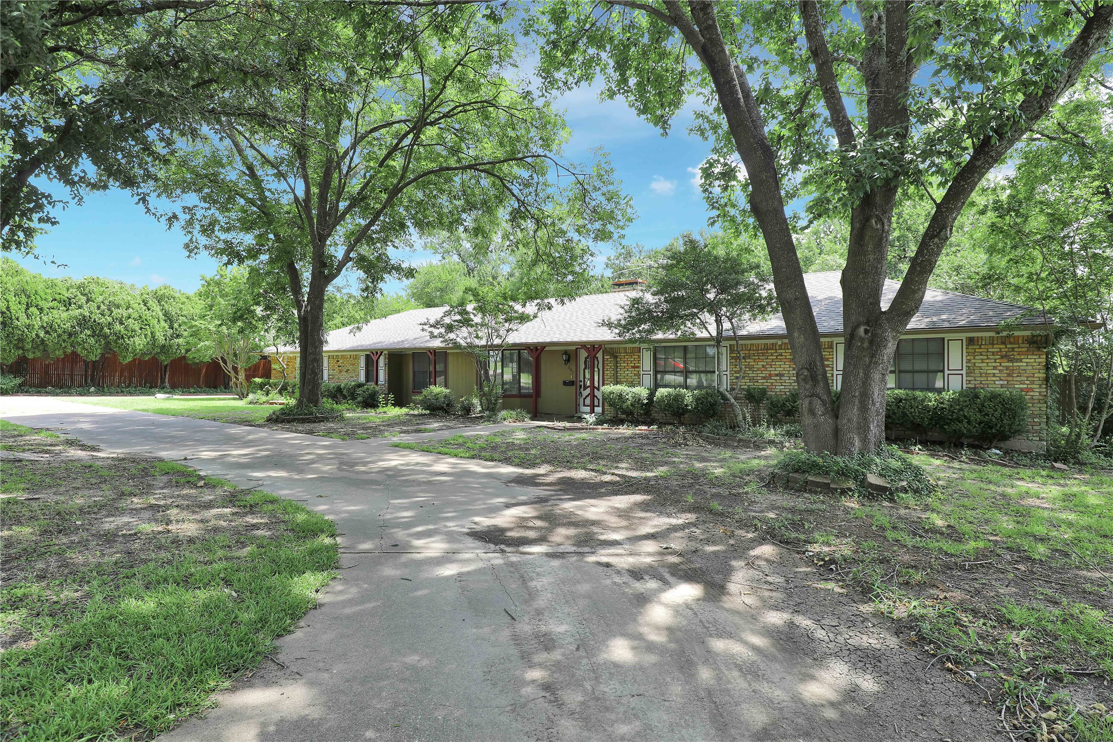 302 Wilcoxson Street Farmersville TX 75442