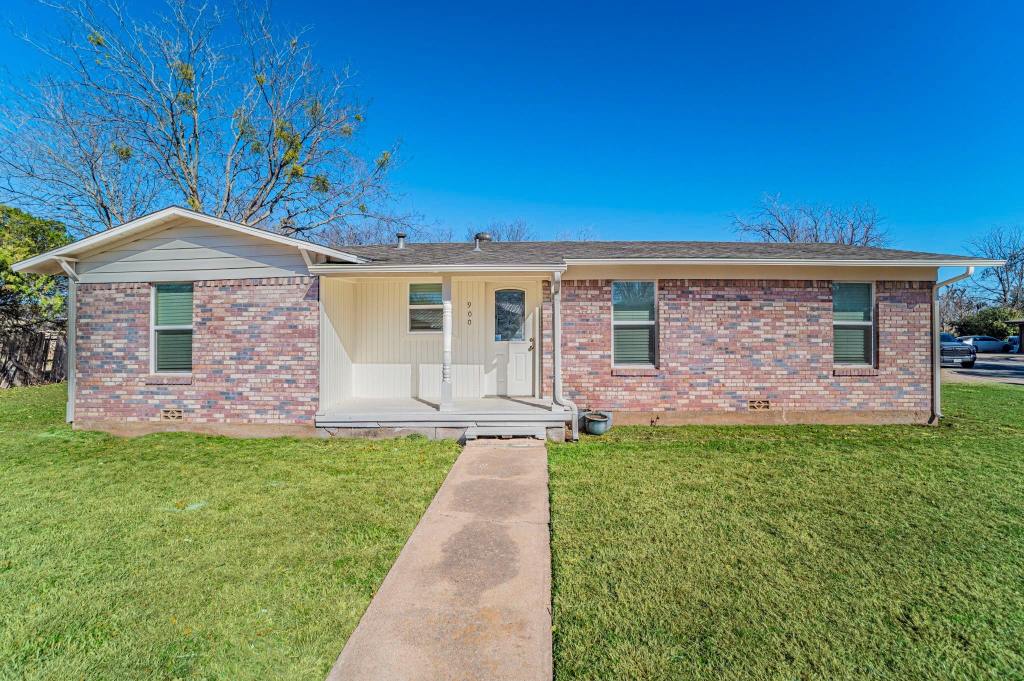 900 Elizabeth Boulevard Granbury TX 76048