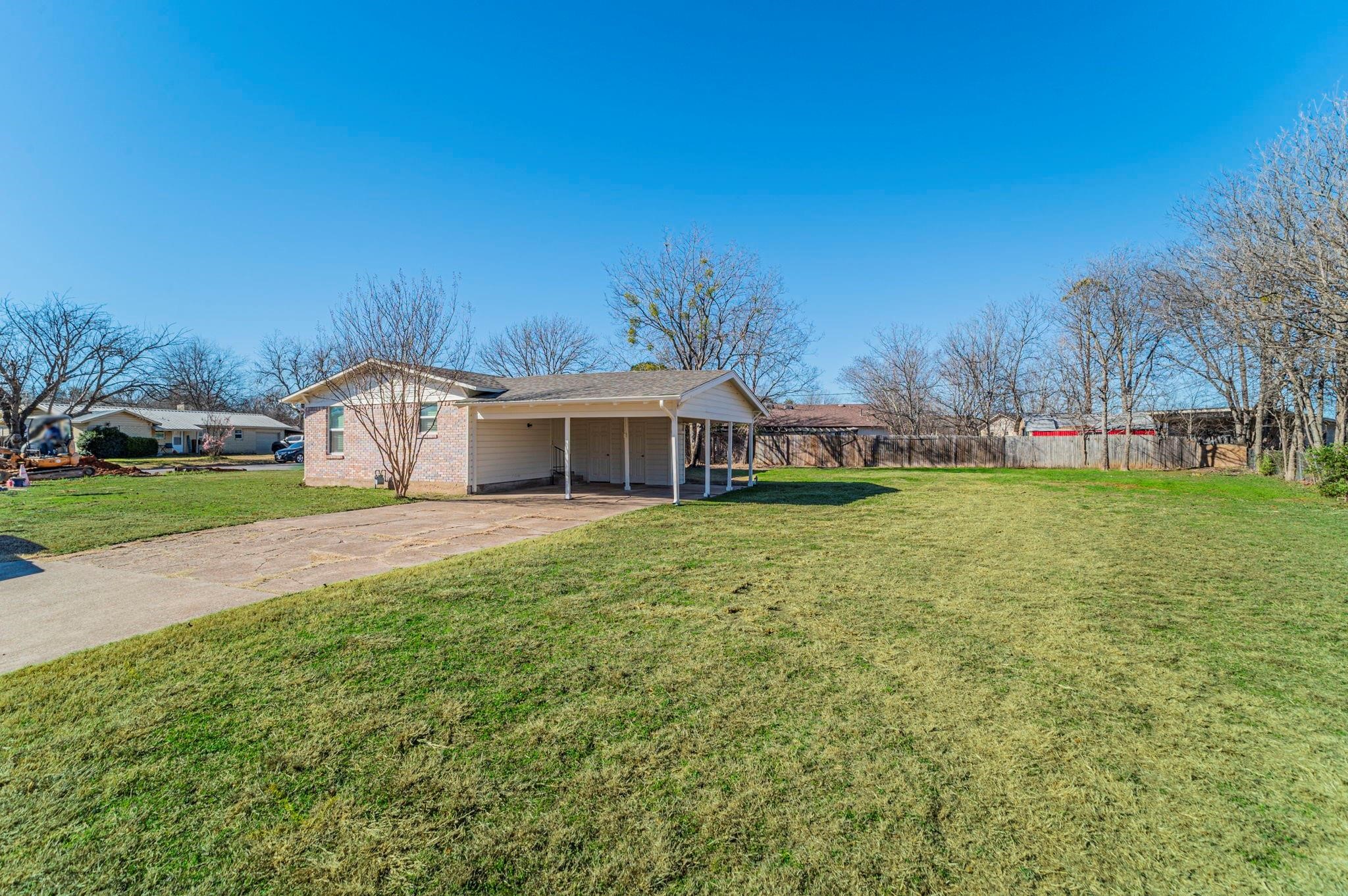 900 Elizabeth Boulevard Granbury TX 76048