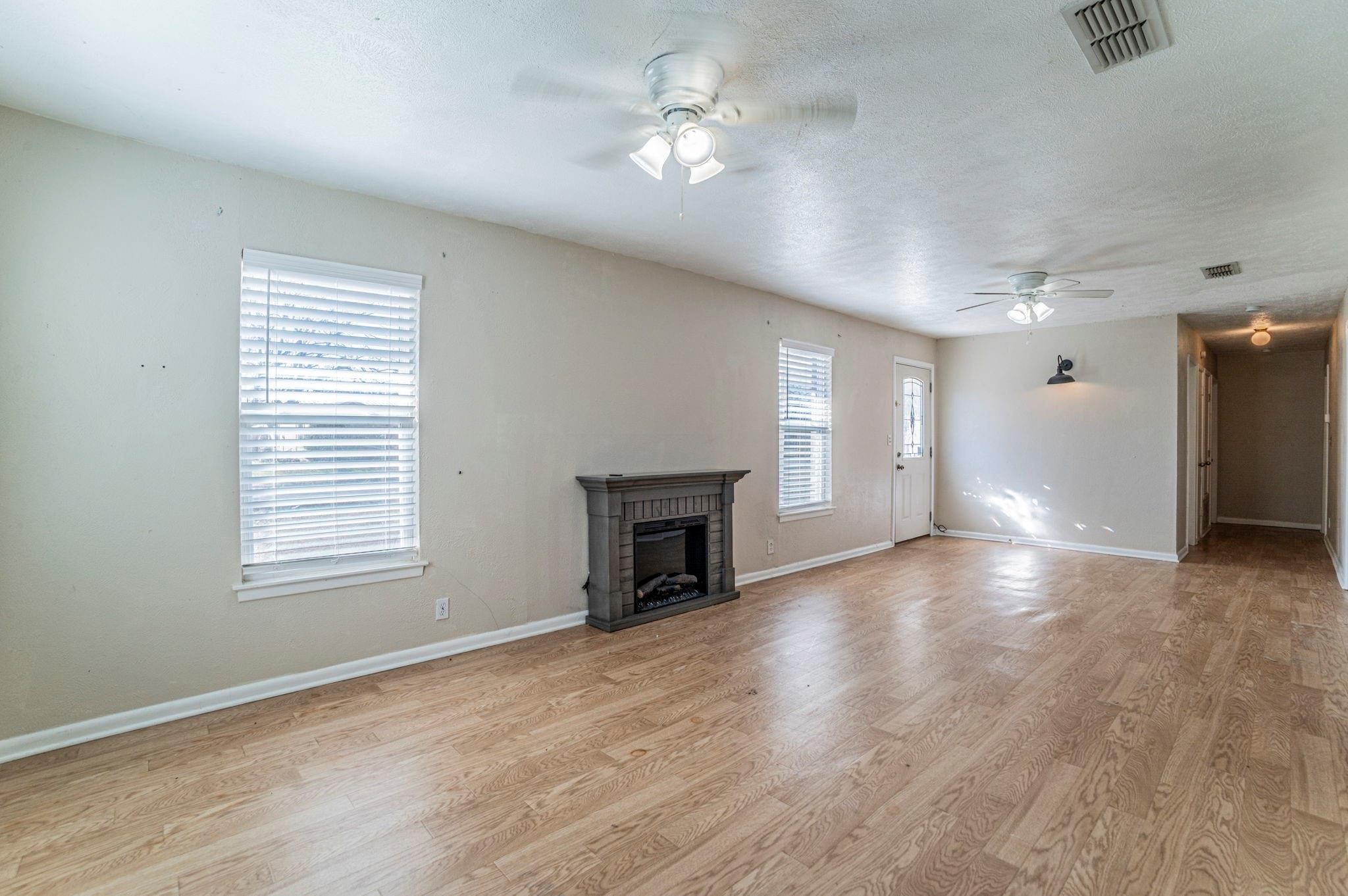 900 Elizabeth Boulevard Granbury TX 76048