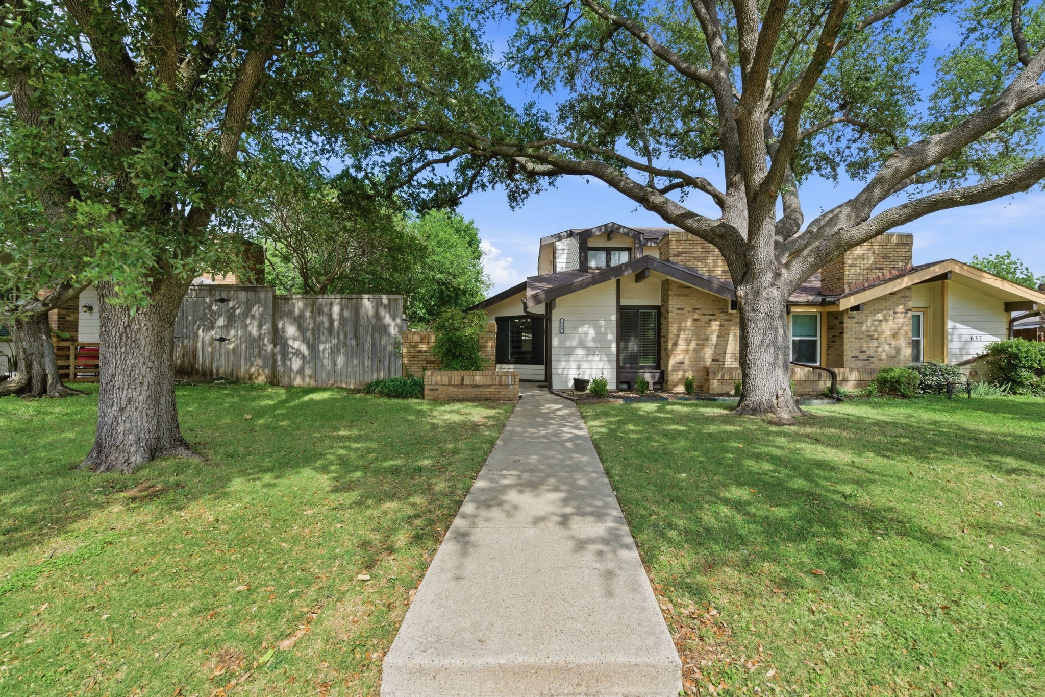 633 Hunters Glen Street Lewisville TX 75067