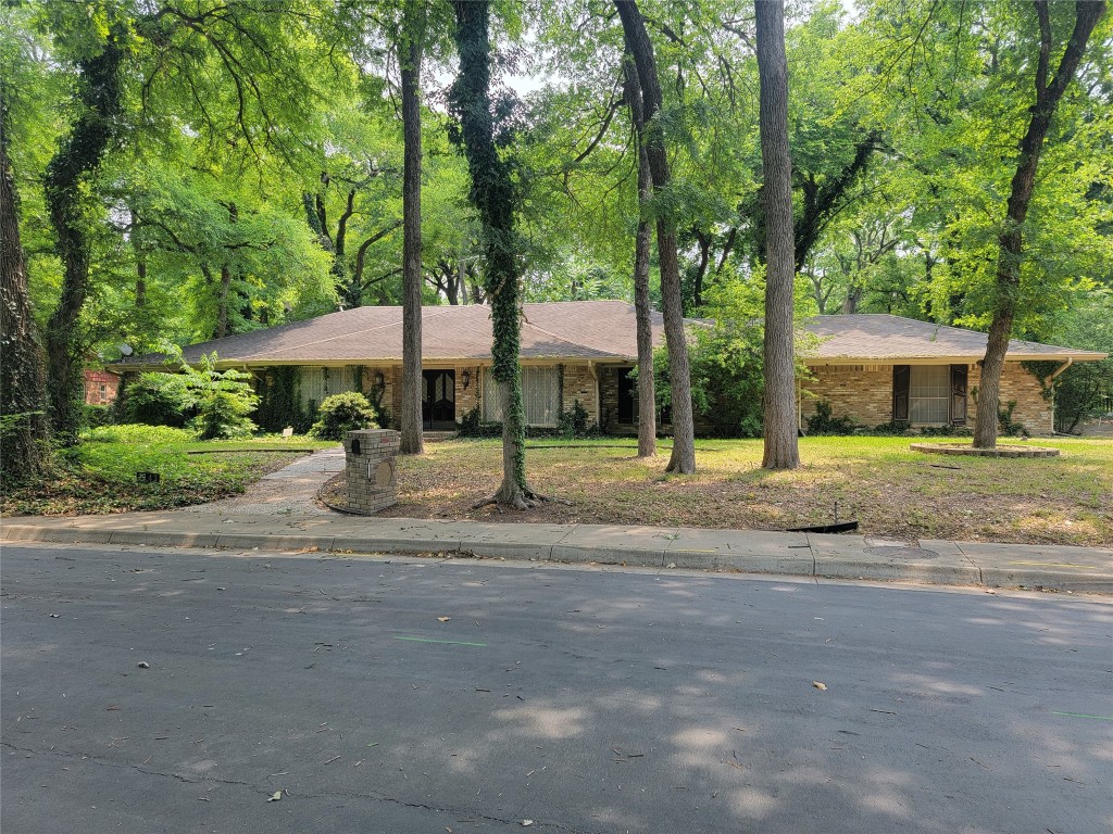 2143 Elderoaks Place Dallas TX 75232