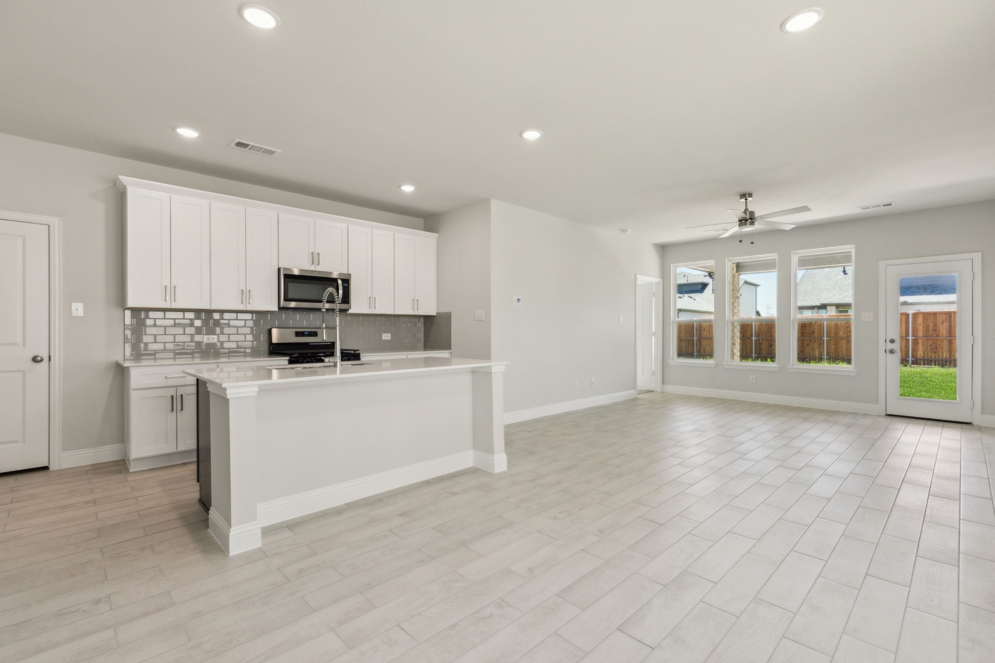 1218 Sydney Lane Seagoville TX 75159