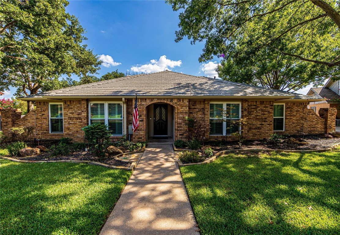 1716 Ashbury Court Bedford TX 76021