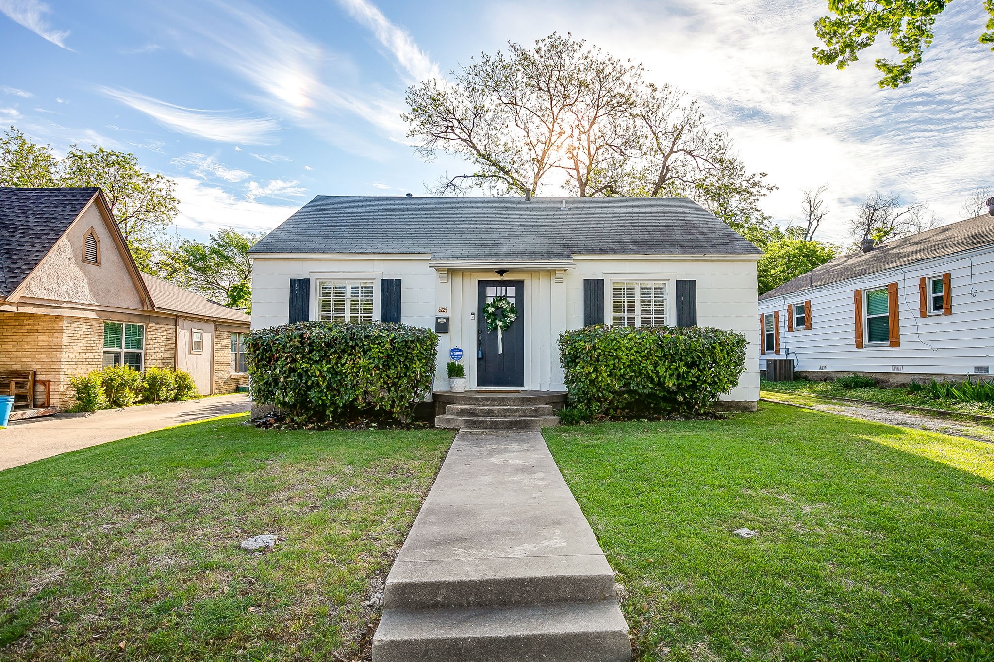 3229 8th Avenue Fort Worth TX 76110