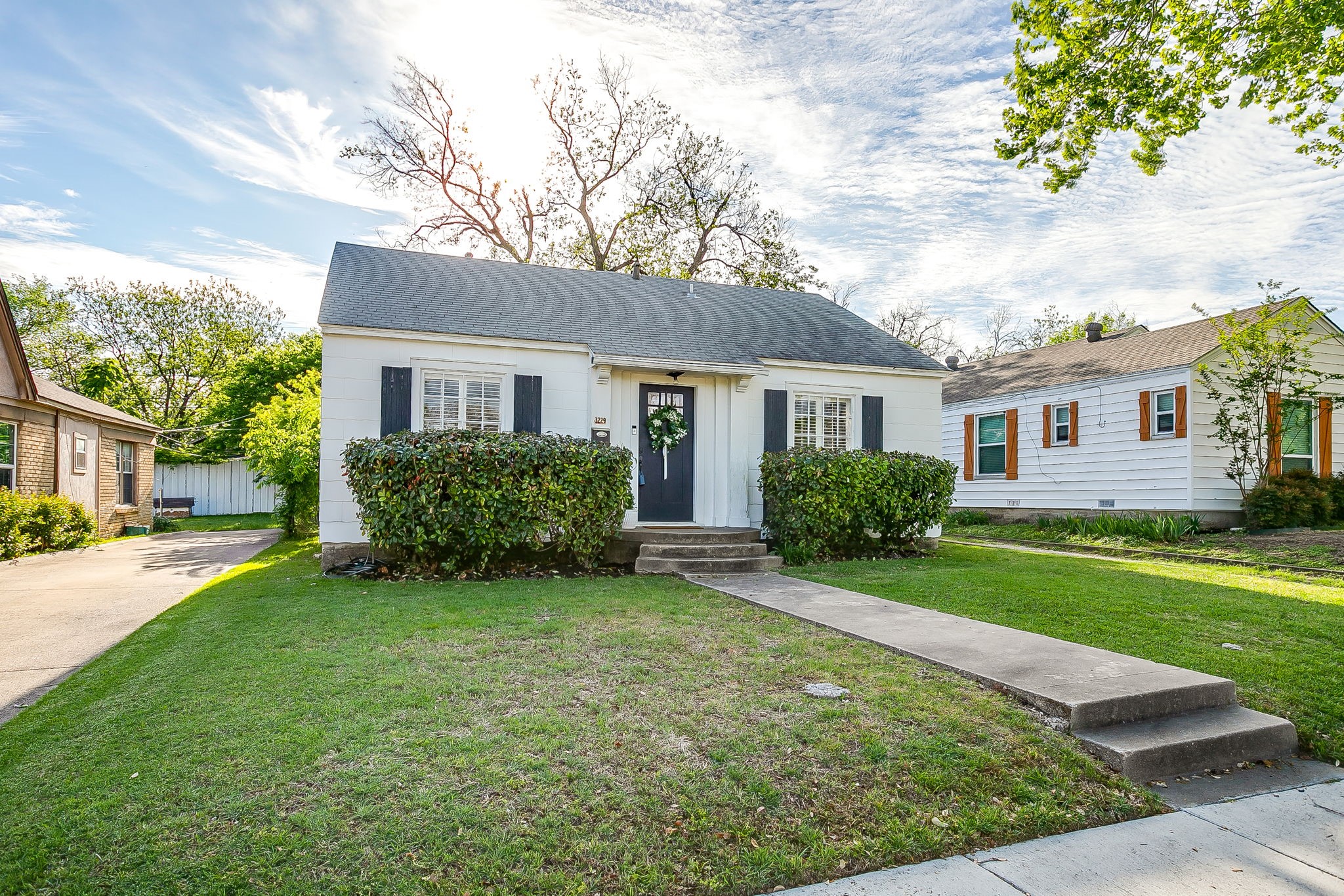 3229 8th Avenue Fort Worth TX 76110