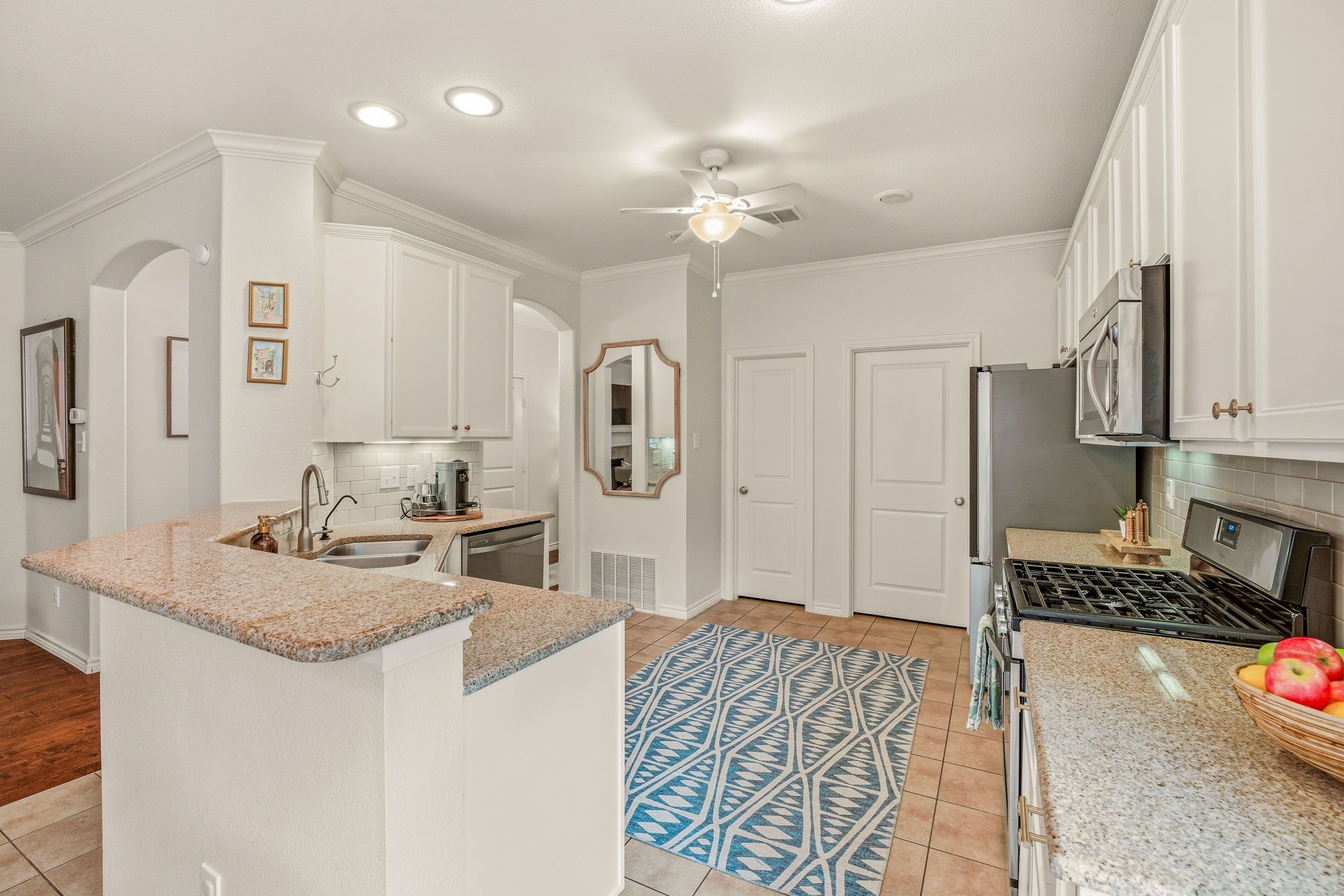 713 N Bailey Avenue Fort Worth TX 76107