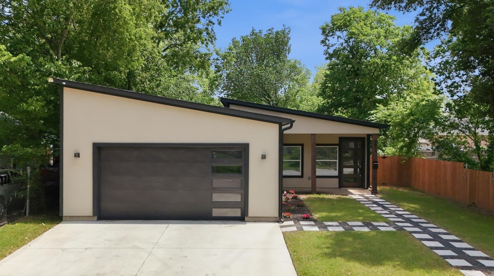 2514 Carpenter Avenue Dallas TX 75215