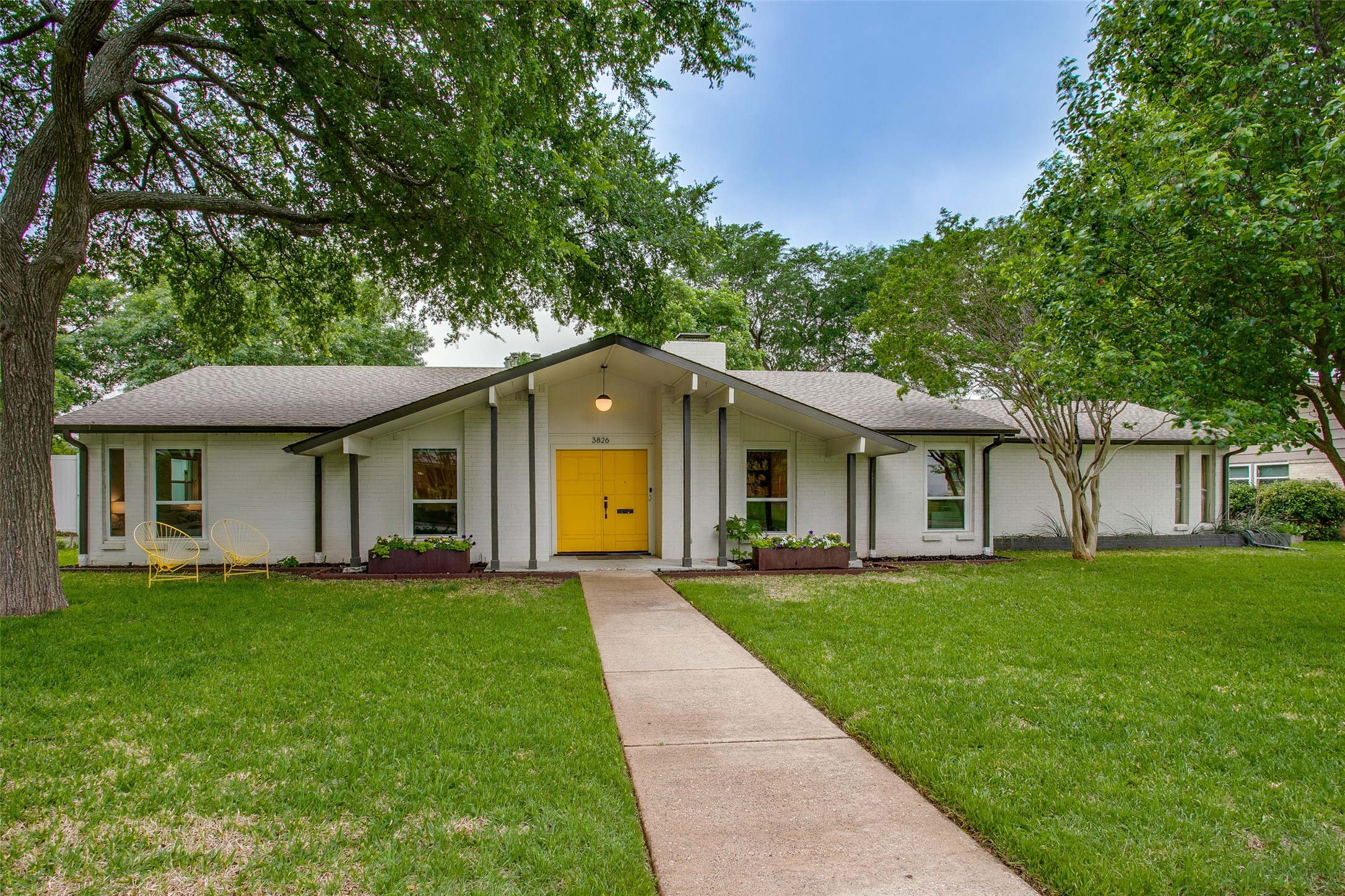 3826 Crest Cove Circle Dallas TX 75244
