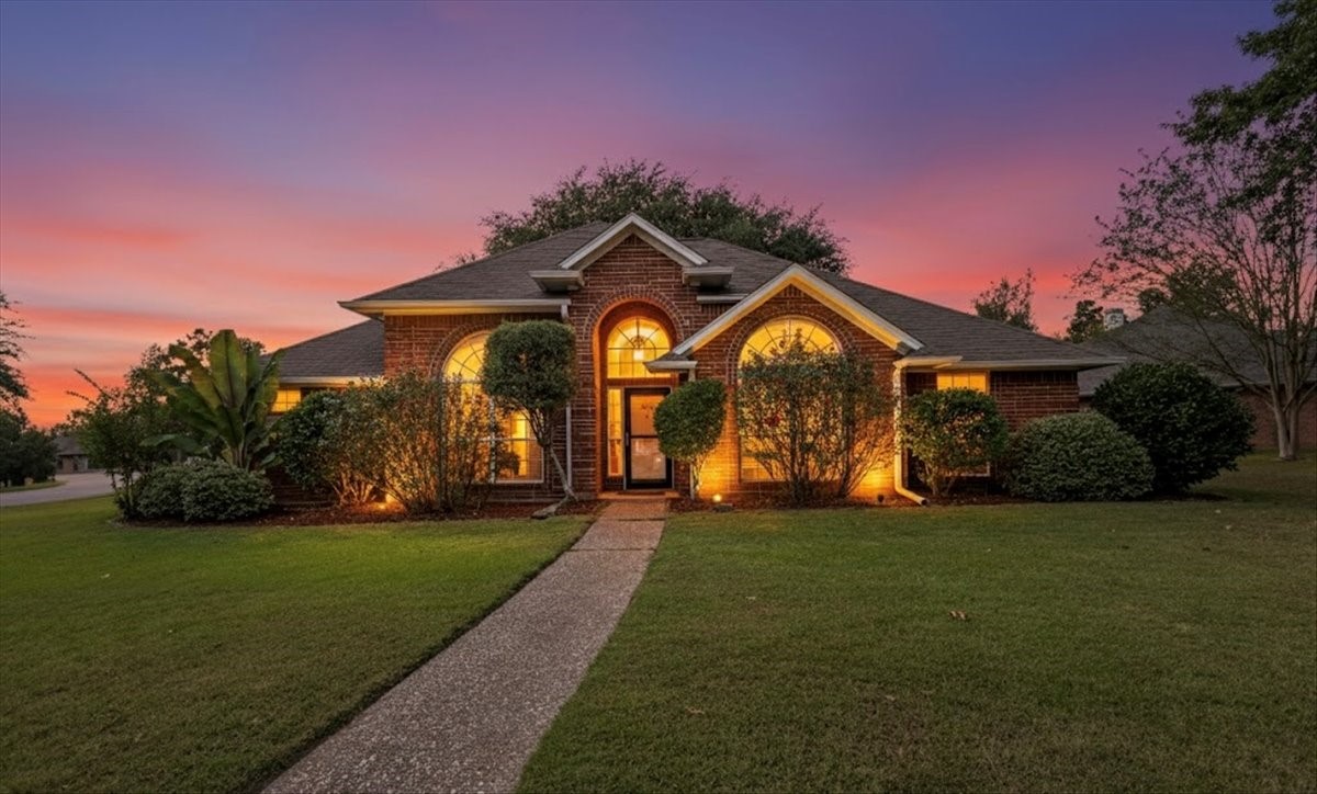 1814 Coral Cove Whitehouse TX 75791