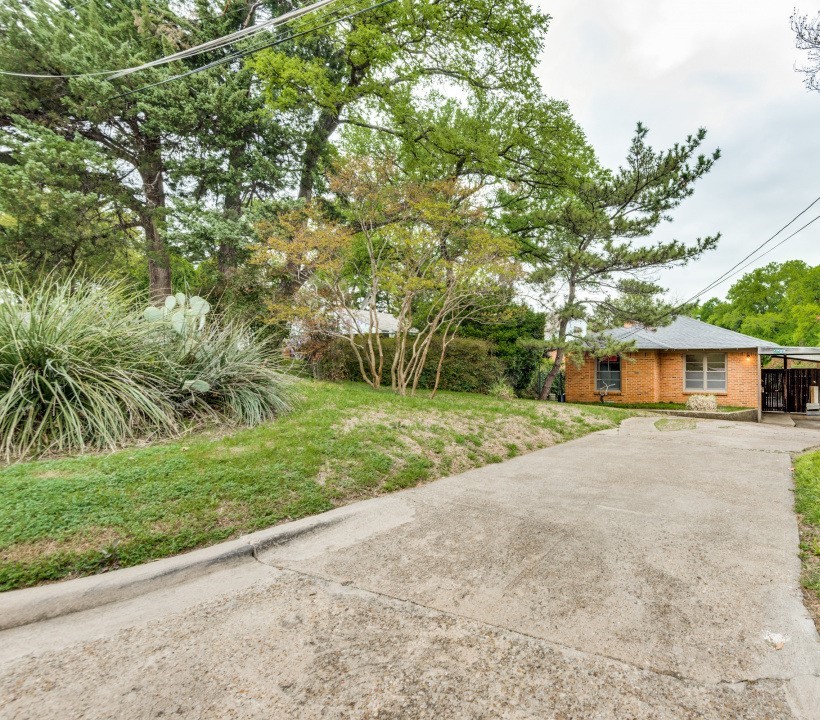 1723 Elmwood Boulevard Dallas TX 75224
