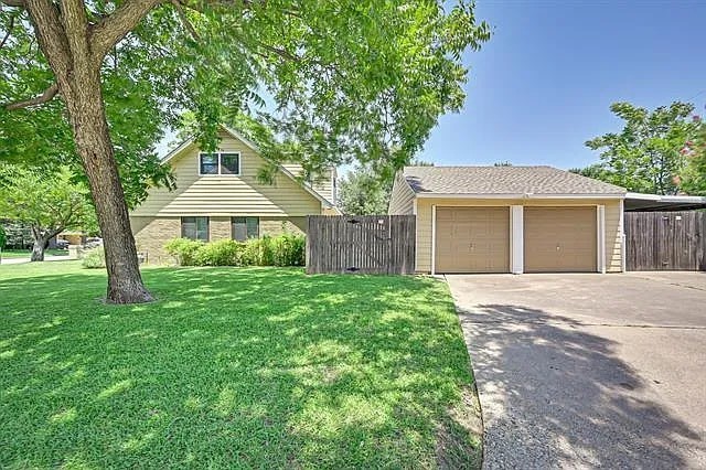 1401 Apache Street Arlington TX 76012