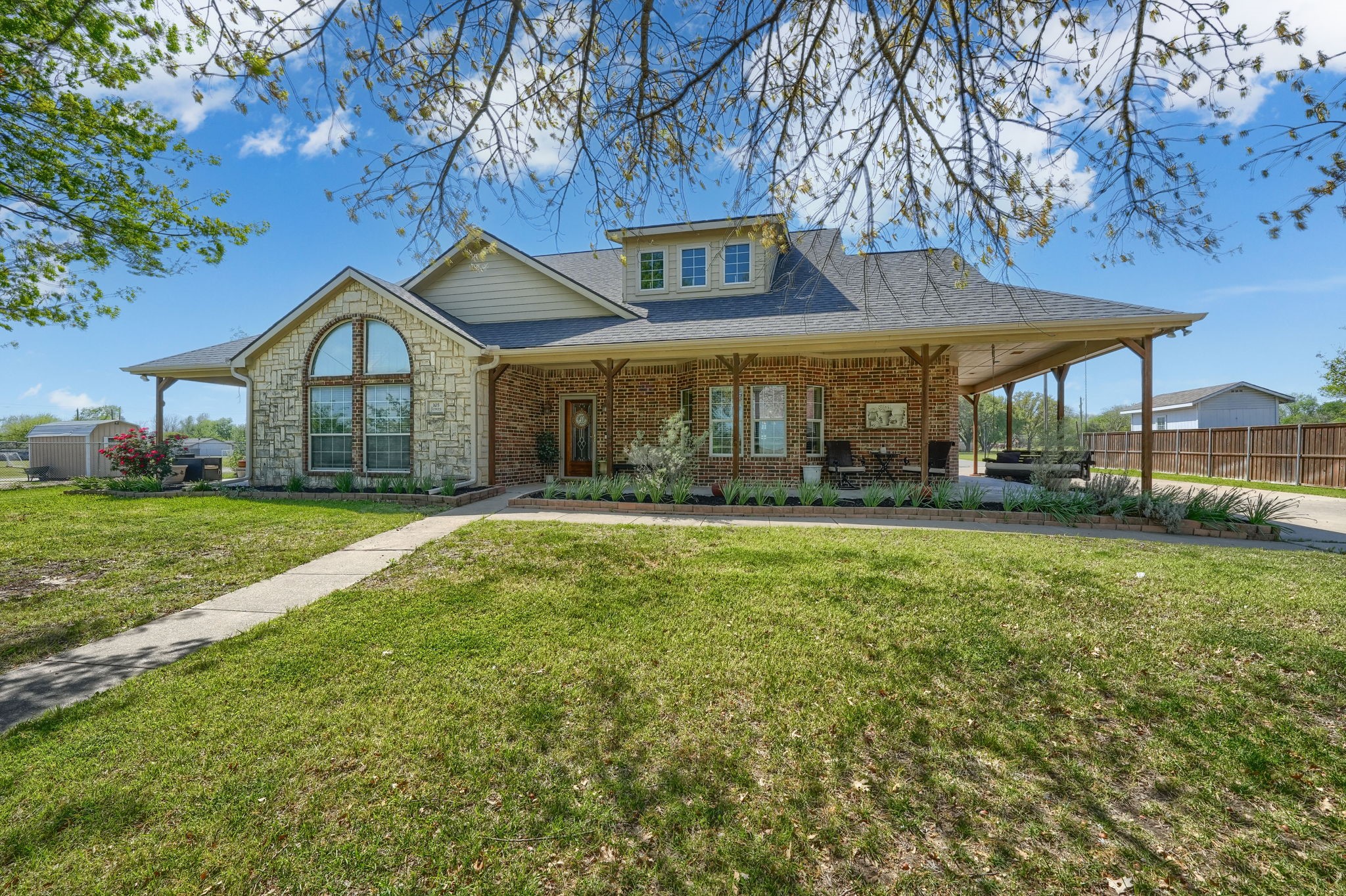 105 N Jones Street Royse City TX 75189