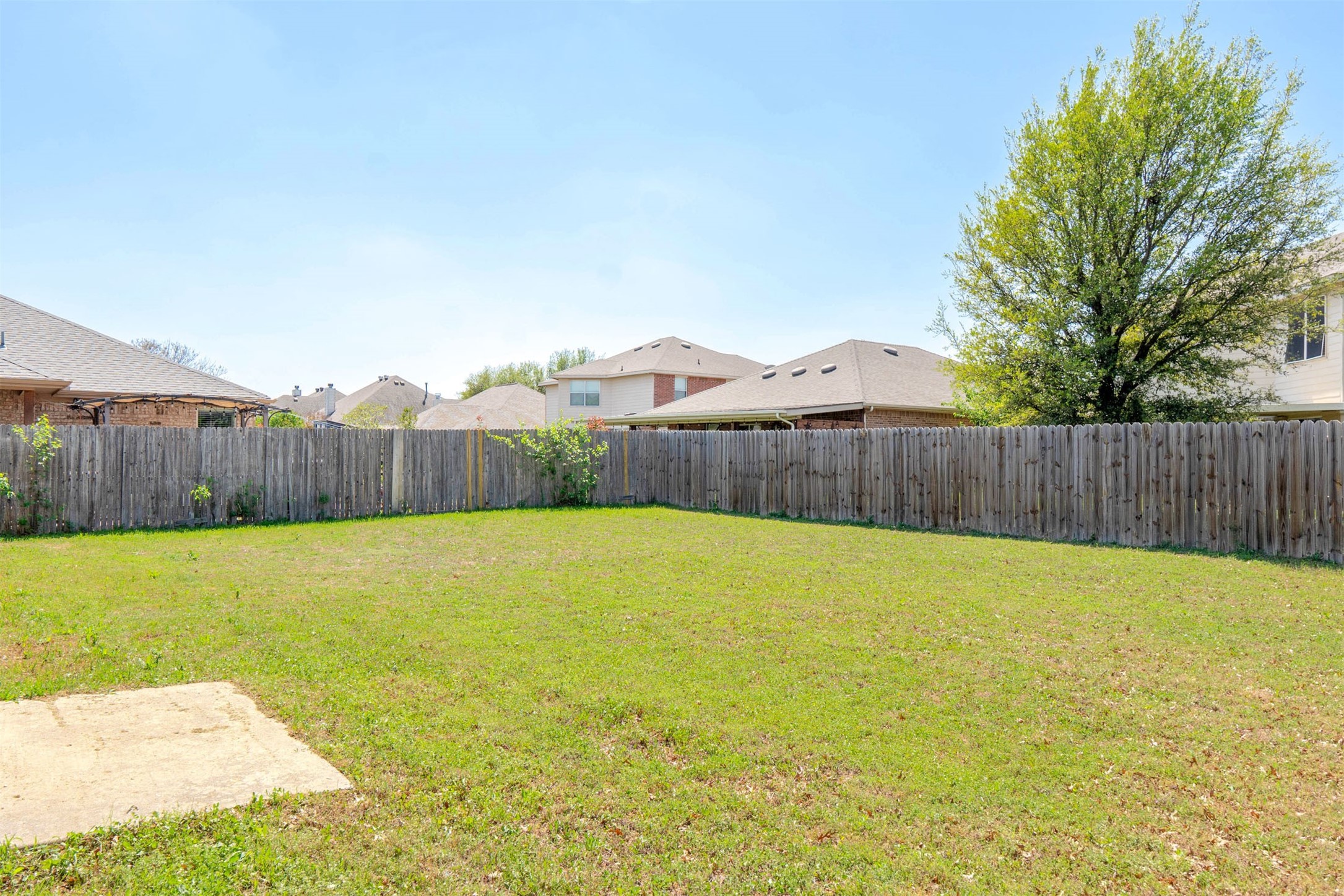 933 Sherry Lane Saginaw TX 76179