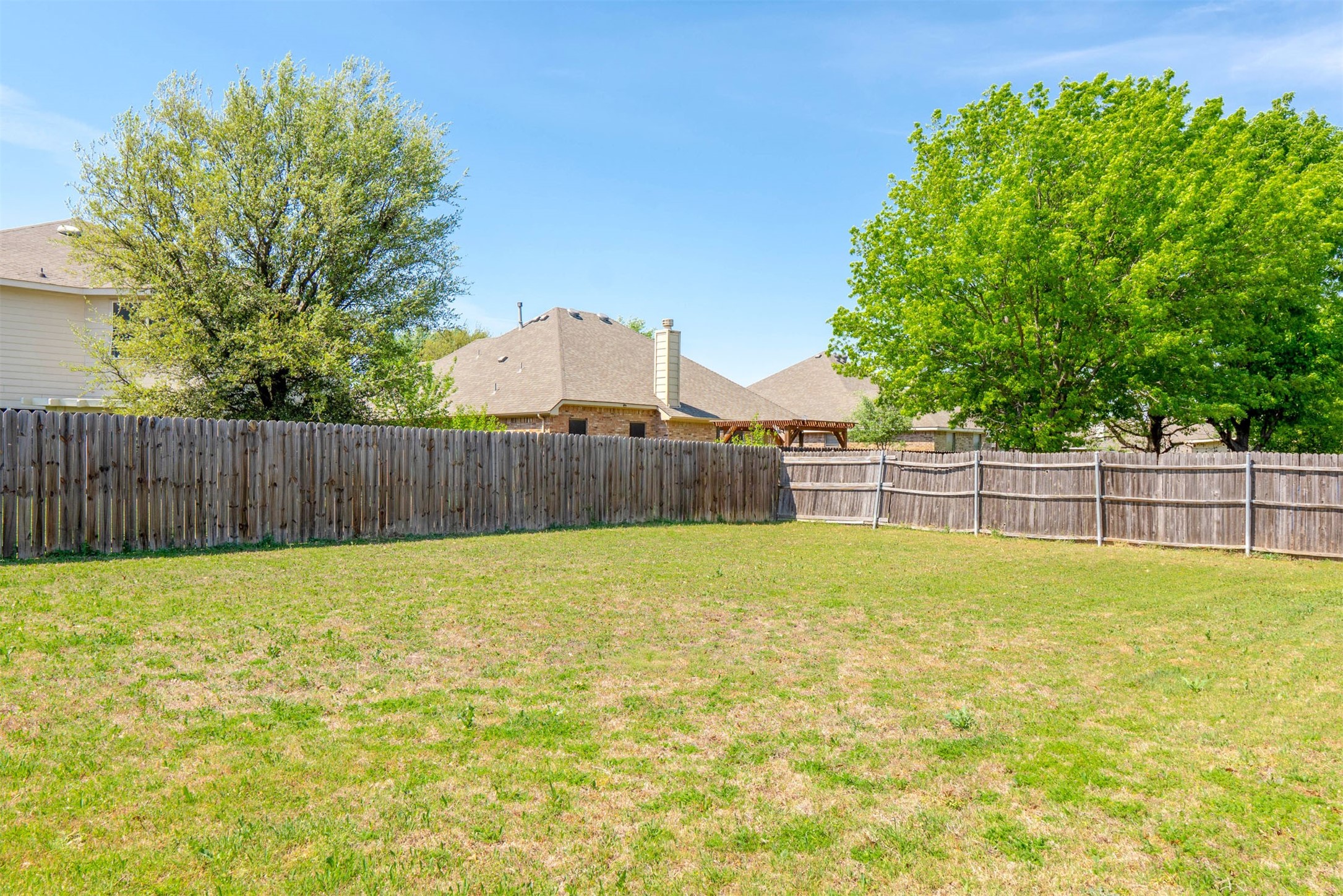 933 Sherry Lane Saginaw TX 76179