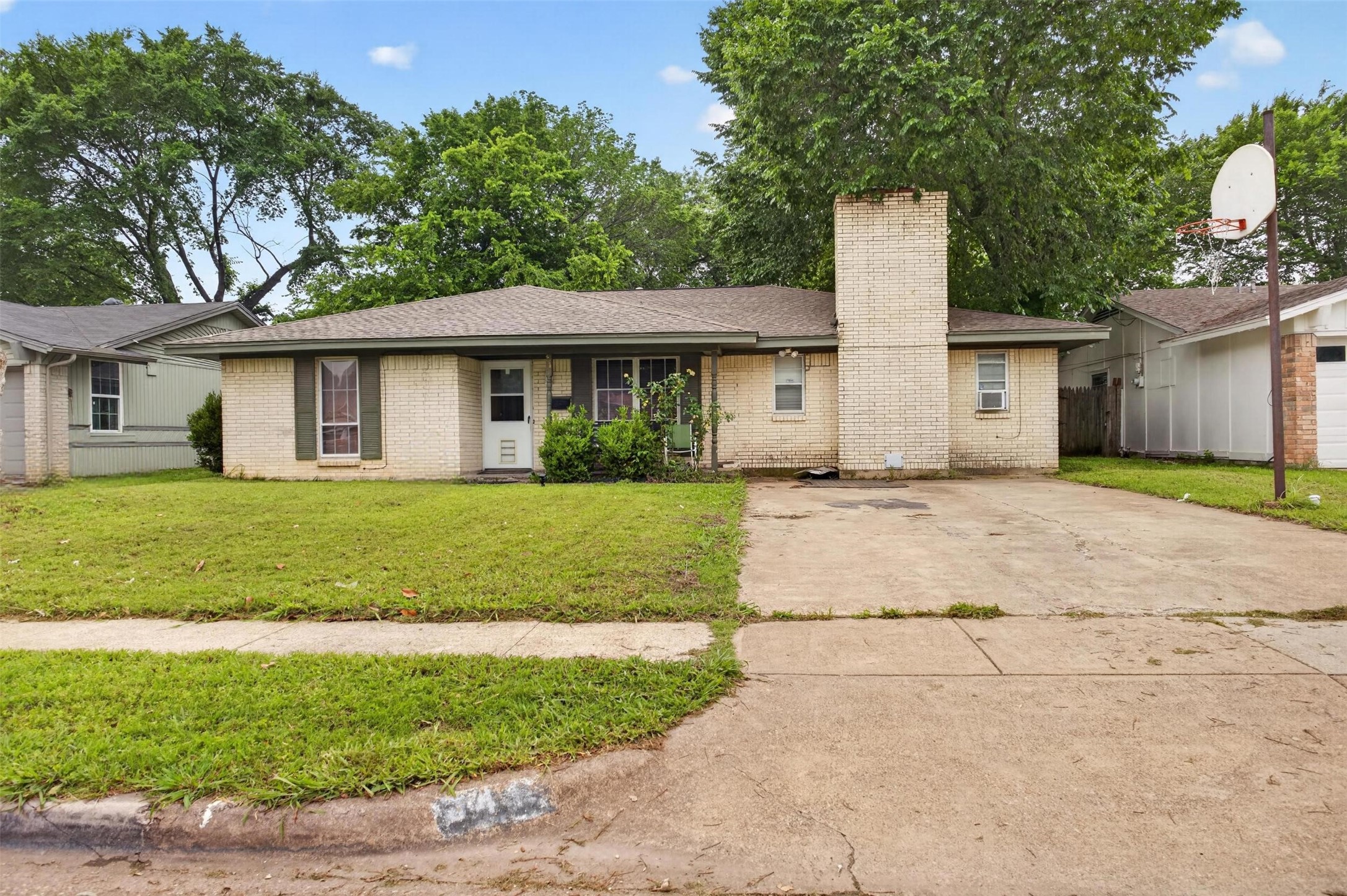 341 Blueberry Lane Grand Prairie TX 75052