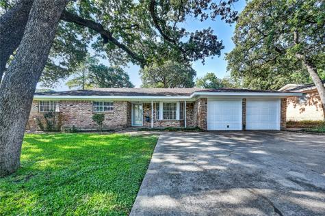 733 Bedford Court W Hurst TX 76053
