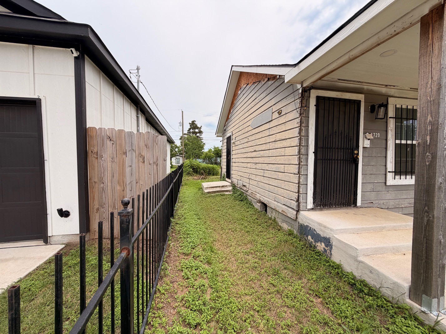 1720 E Arlington Avenue Fort Worth TX 76104