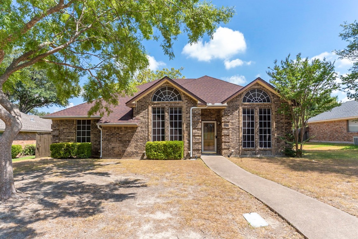 701 Dartbrook Drive Desoto TX 75115