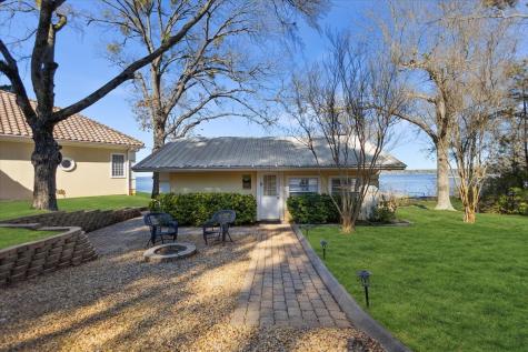 24901 County Road 4117 Berryville TX 75763