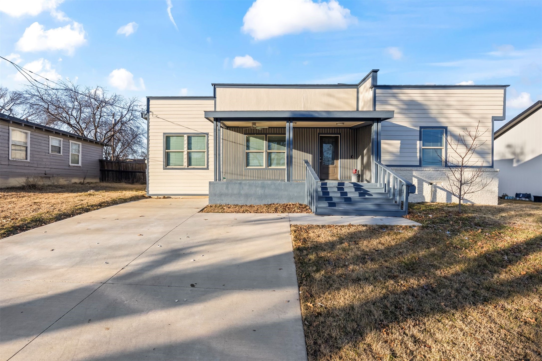 1207 E Russell Avenue Carrollton TX 75006